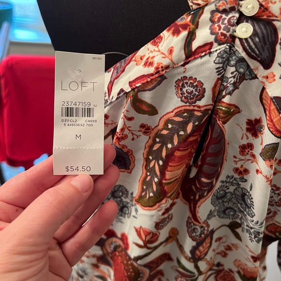 LOFT Cold Shoulder Top - Picture 4 of 5